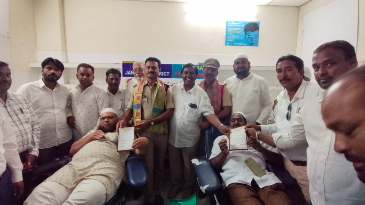 టీఎస్ మీసా హం సాథ్ ఫౌండేషన్ ఆధ్వర్యంలో రక్తదానం
