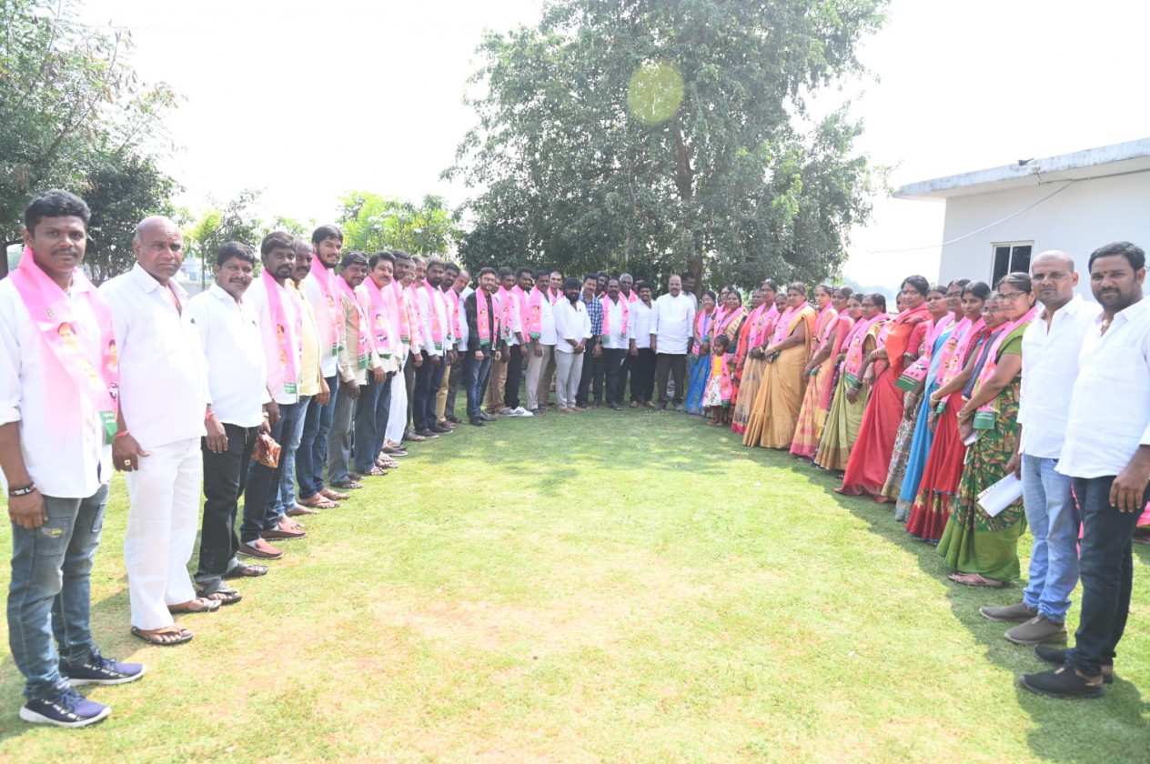 స్వచందంగా బీఆర్ఎస్ పార్టీలో చేరికలు..