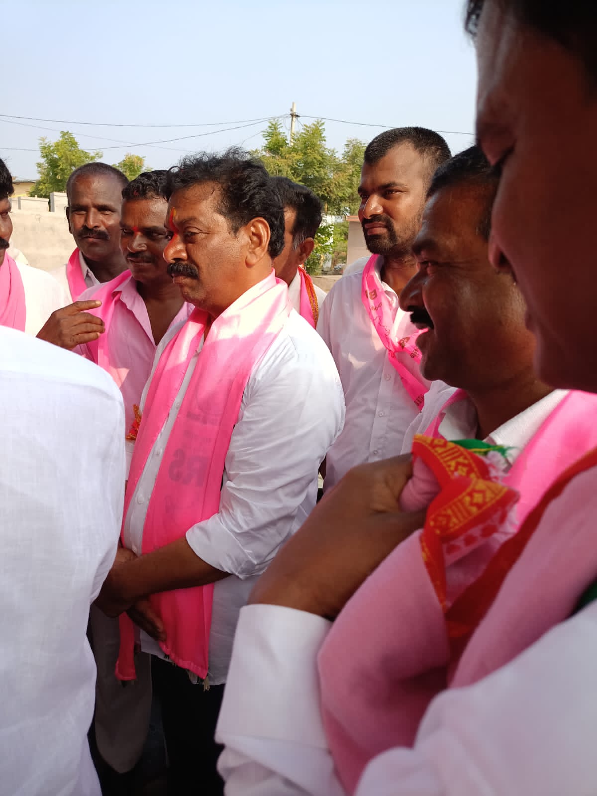 కారు గుర్తుకు ఓటు వేయండి మరింత అభివృద్ధికి పాటుపడండి