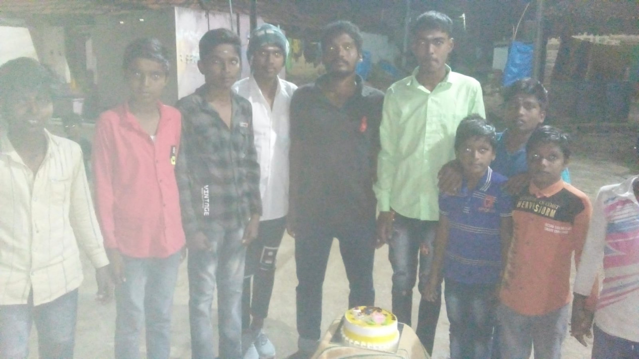 గ్రామ ఇప్ప కృష్ణ ఆధ్వర్యంలో దామోదర్ రాజనర్సింహ మరియు త్రిషమా గారి పుట్టిన రోజు వేడుకలను మస్లాపుర్లో ఘనంగా జరిపారు