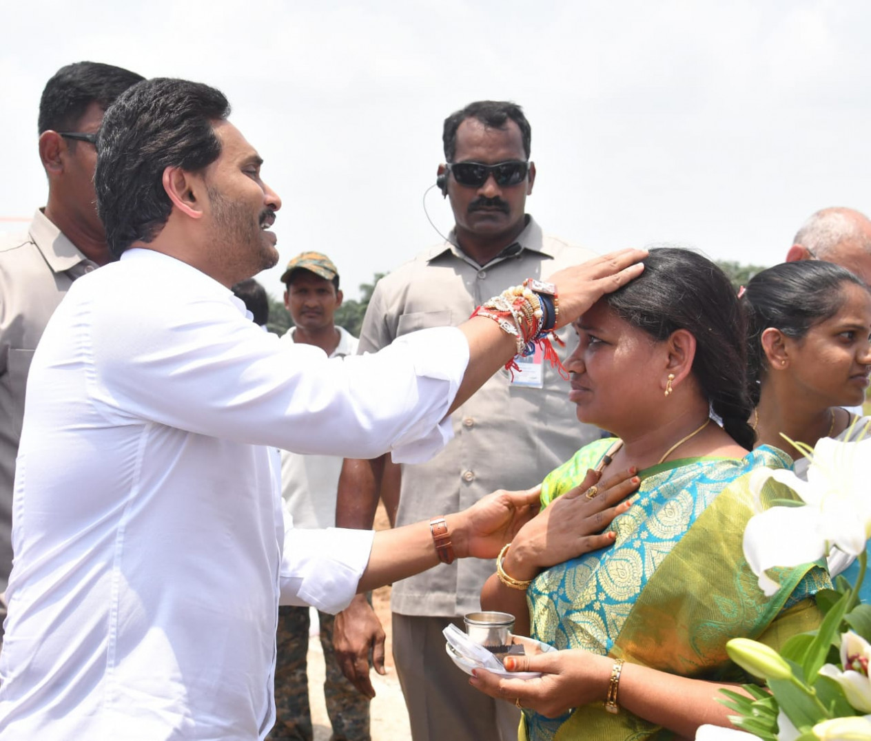 మార్పు మొదలైంది.. పాయకరావుపేటలో ఎవరంటే..?