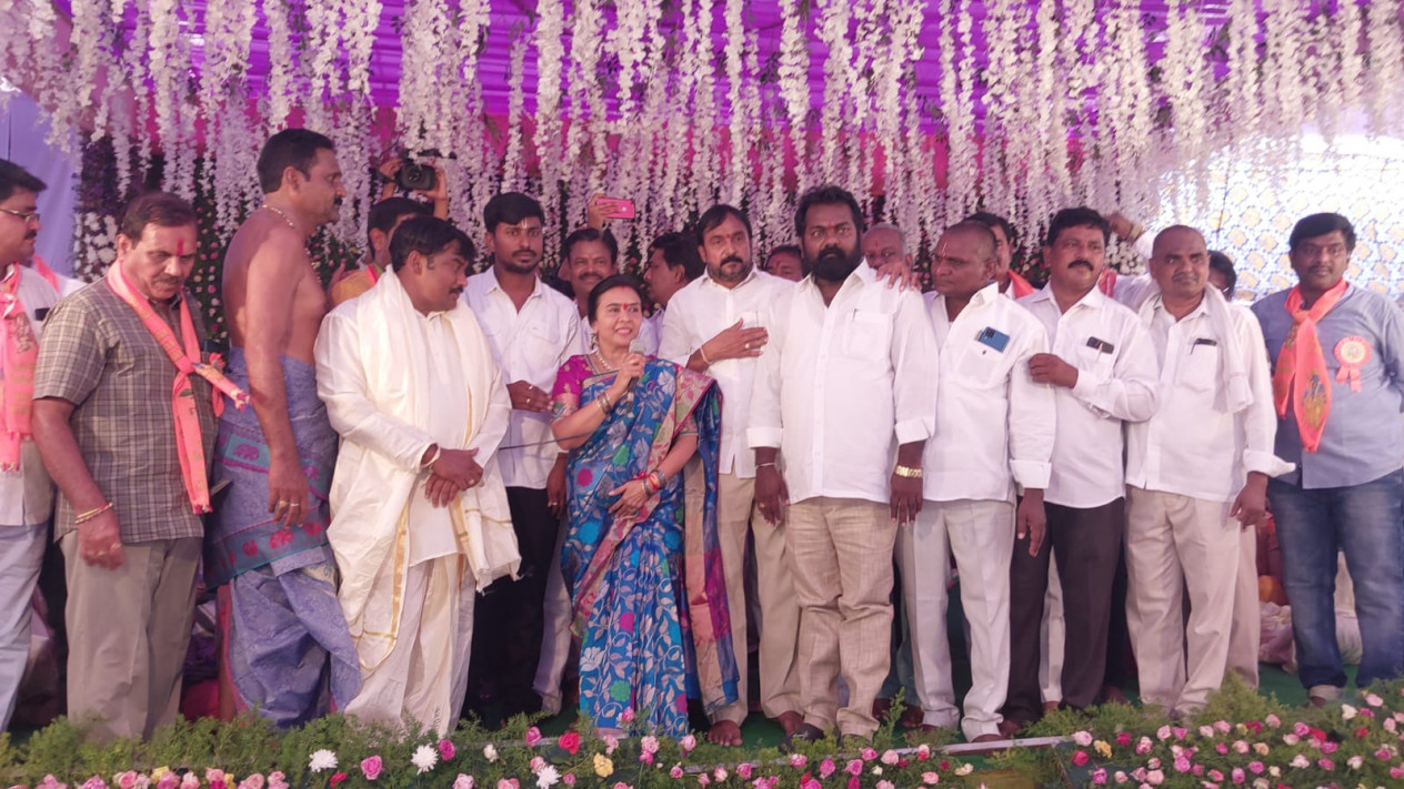 తొర్రూరు మండల కేంద్రంలోని శ్రీ శ్రీసీతారాముల కల్యాణ వేడుకల్లో పాల్గొన్న  యశస్విని ఝాన్సీ రెడ్డి
