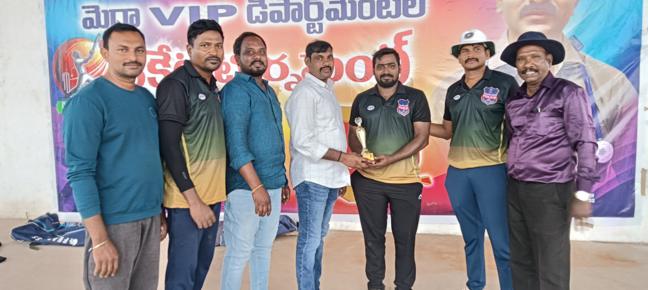 డాక్టర్ బి ఎస్ రావు క్రికెట్ పోటీలో సెమిస్కు చేరుకున్న నాలుగు జట్లు