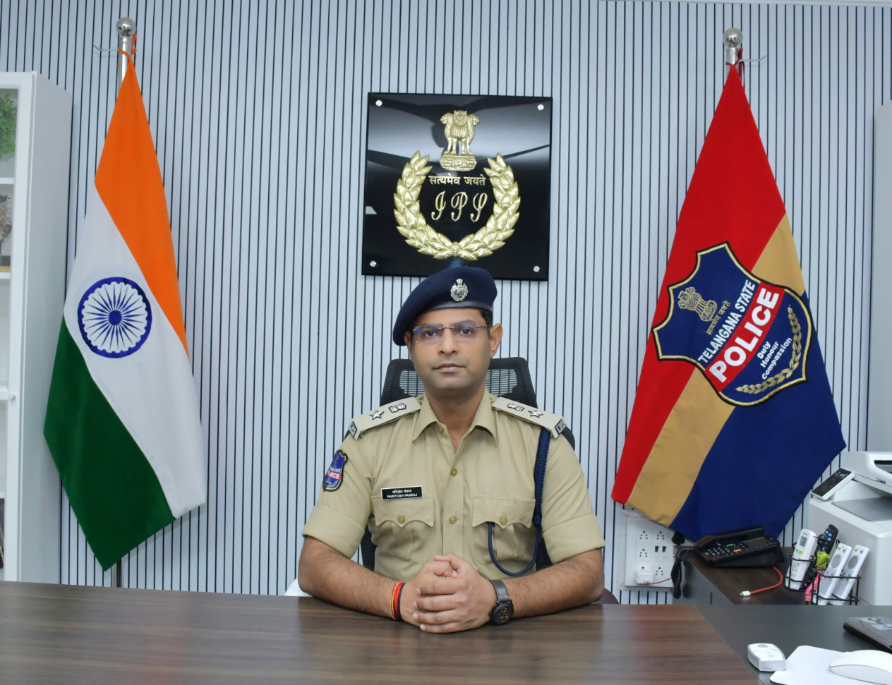 వివిధ కుల, మతాలకు చెందిన పవిత్ర స్థలాలలో సిసి కెమెరాలను ఏర్పాటు చేసుకోవాలి.
