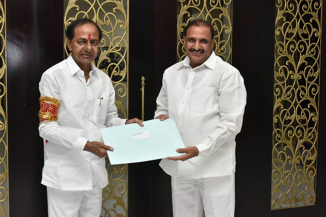 బి ఫామ్ అందుకున్న ప్రభుత్వ  విప్ ఆరెకపూడి గాంధీ