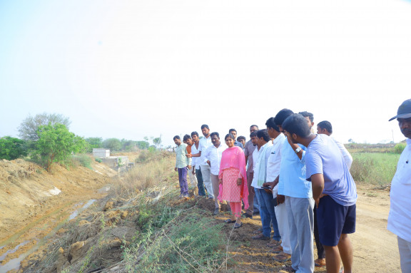 *గత ప్రభుత్వ నిర్లక్ష్యమే రైతులకు శాపం*