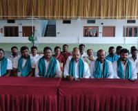 అనుకూలమైన భూమిని వదిలి గుట్టలపై మార్కెట్ ఎందుకు..?